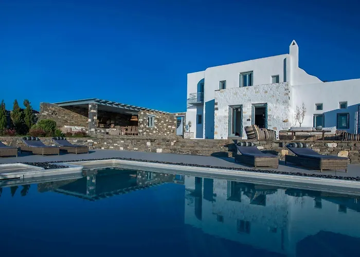 Aelia Paros Beachfront Villa Chrisi Akti (Paros)