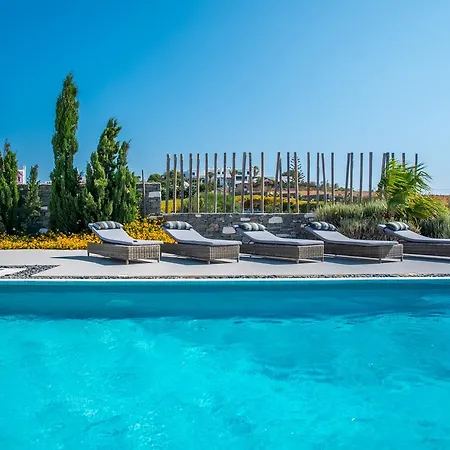 Aelia Paros Beachfront Villa *