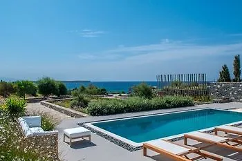 Aelia Paros Beachfront Villa *