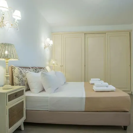 Aelia Paros Beachfront Villa Chrisi Akti (Paros)