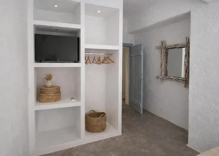 Aelia Paros Beachfront Vila Chrisi Akti (Paros)