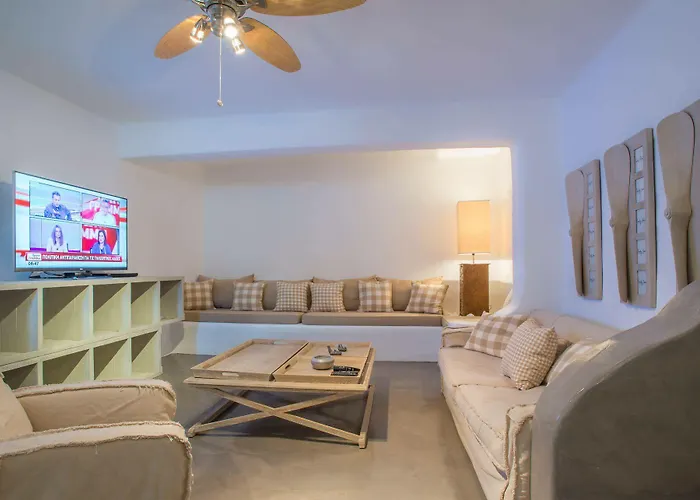 Vila Aelia Paros Beachfront *